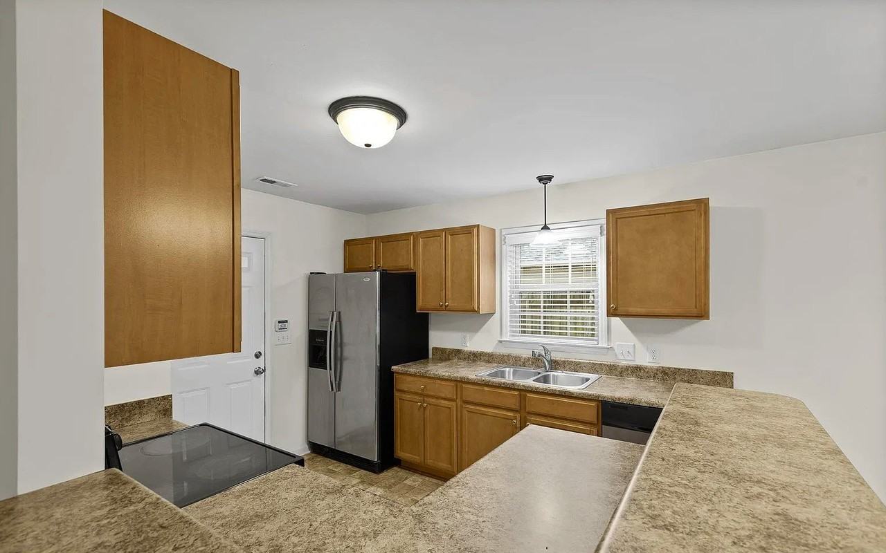 1003 Wt Whitehead Dr - Photo 4 of 19