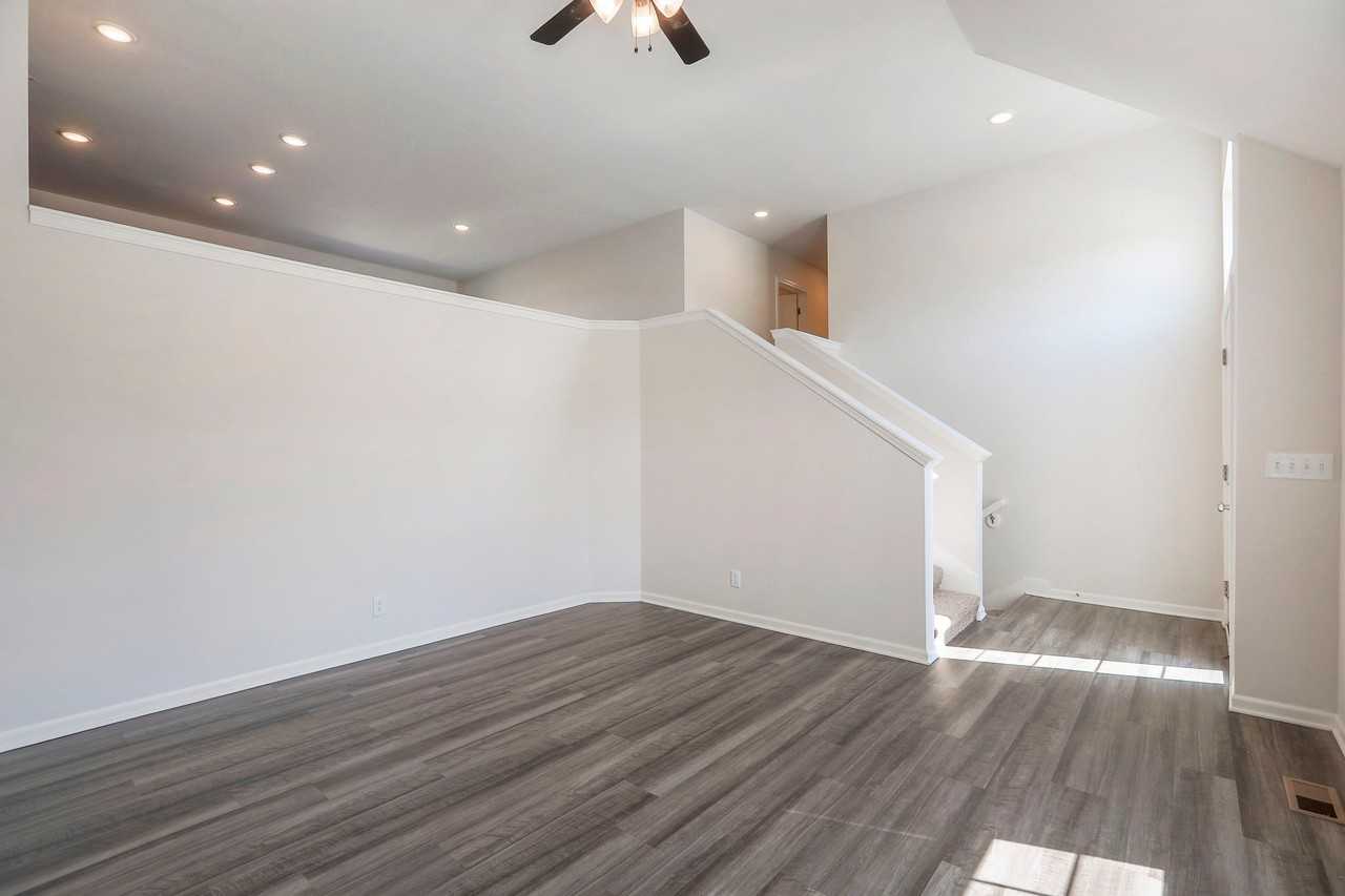 707 Shane Ln - Photo 4 of 19
