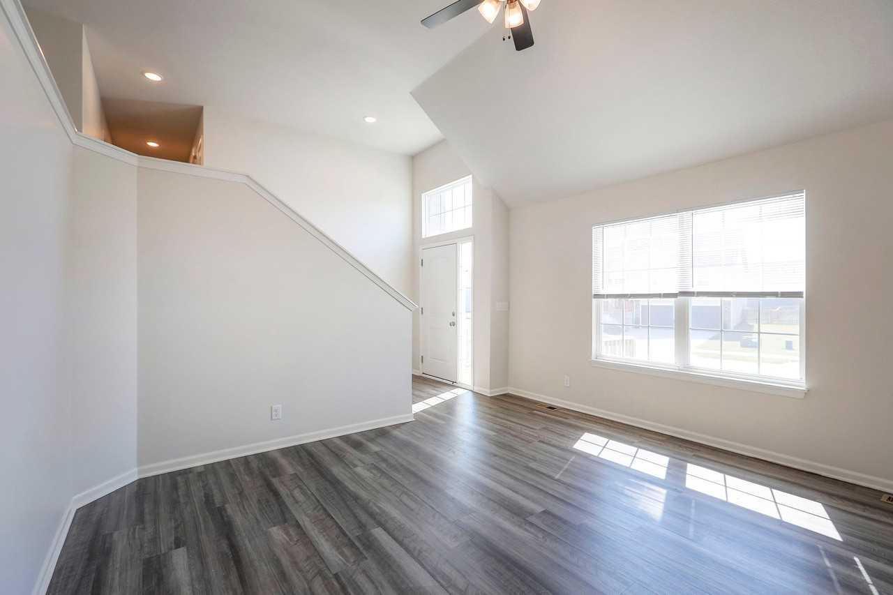 707 Shane Ln - Photo 5 of 19