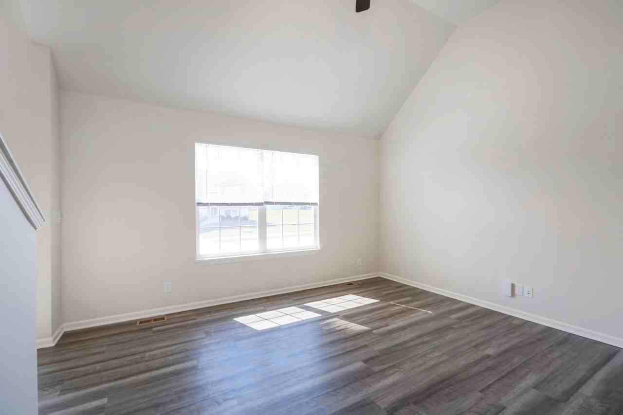707 Shane Ln - Photo 6 of 19