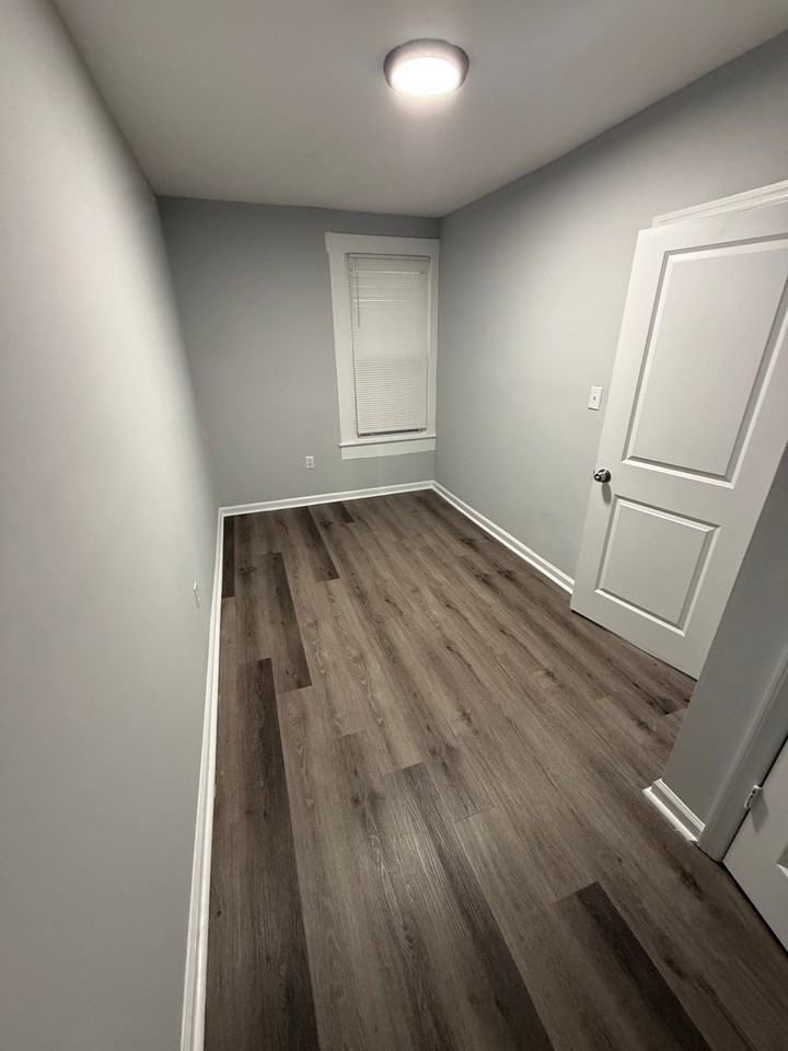 28 E 17th St #2 - Photo 6 of 9