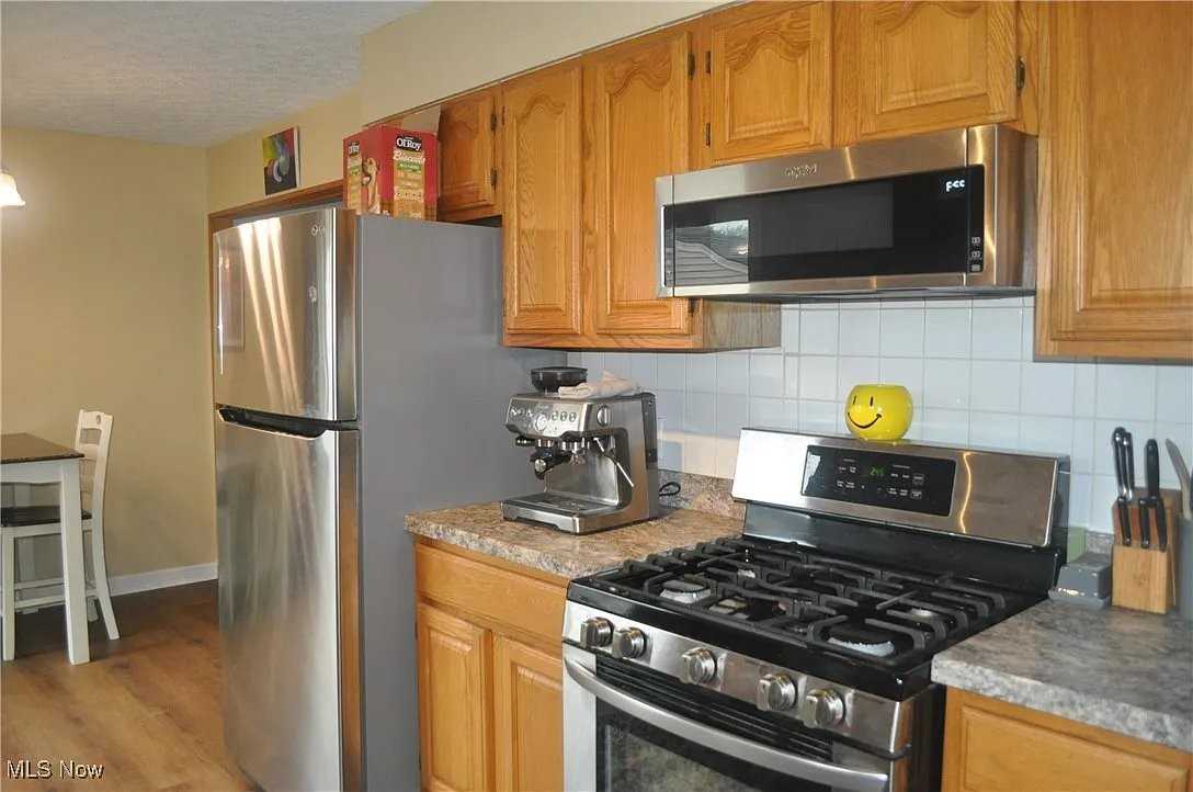 265 Parkway Dr - Photo 5 of 14