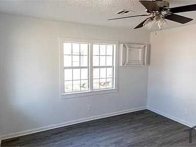 310 N C St - Photo 2 of 9