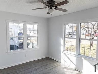 310 N C St - Photo 3 of 9
