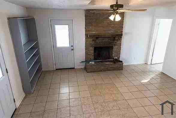 310 N C St - Photo 7 of 9