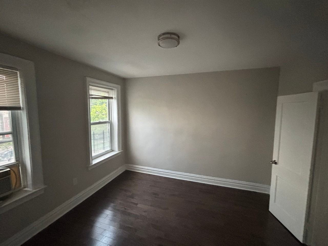 125 Corbin Ave - Photo 4 of 6