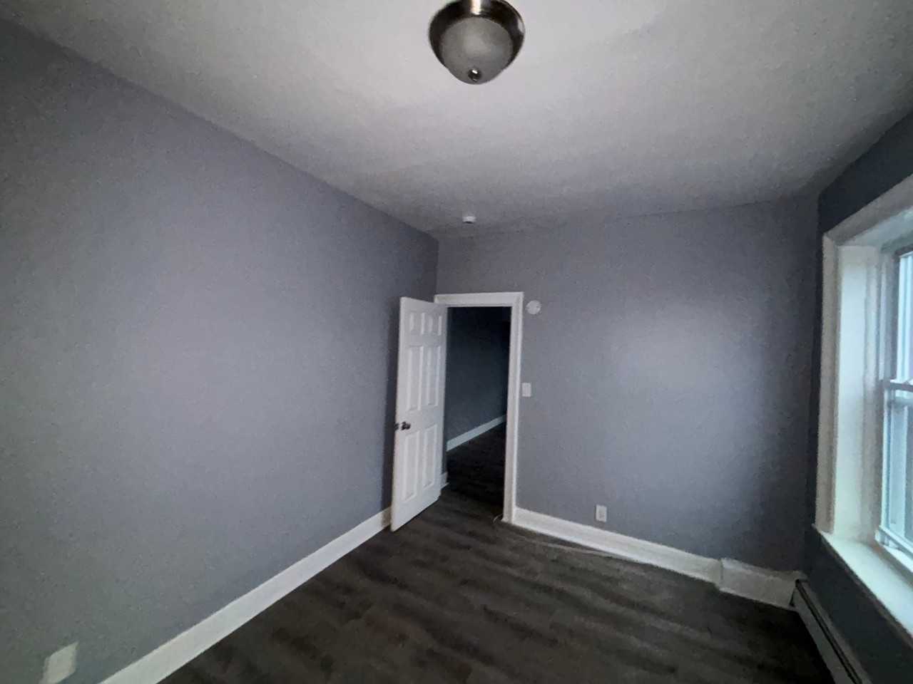 149 Zabriskie St - Photo 4 of 5