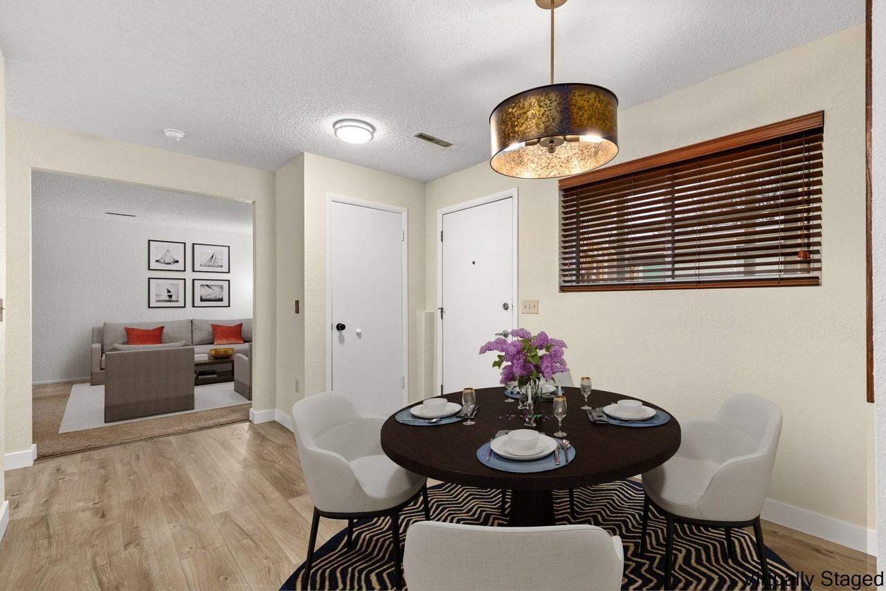 607 Avenue F #4 - Photo 5 of 20