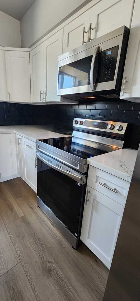 2401 S Redondo Blvd #B - Photo 2 of 20