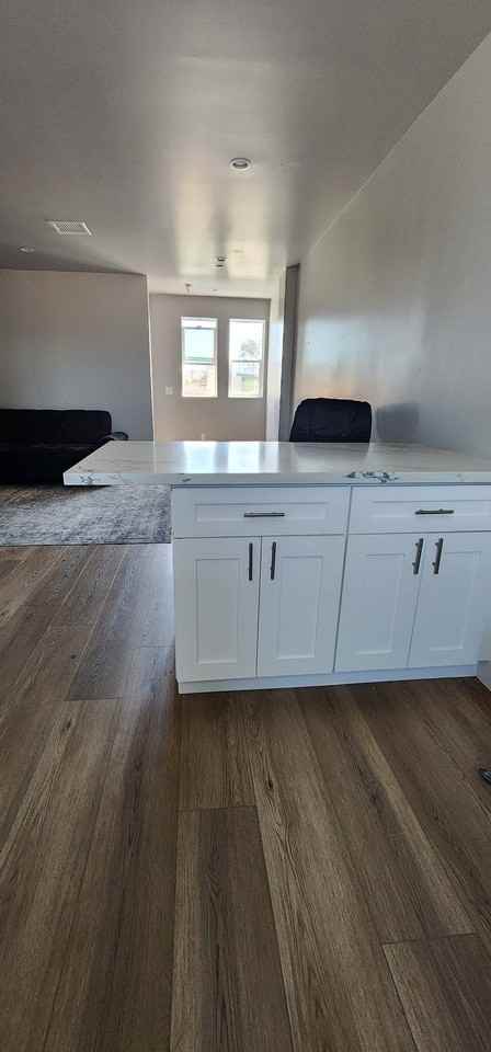 2401 S Redondo Blvd #B - Photo 3 of 20