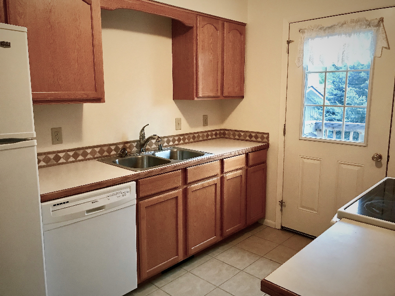 1319 Walnut St - Photo 7 of 25