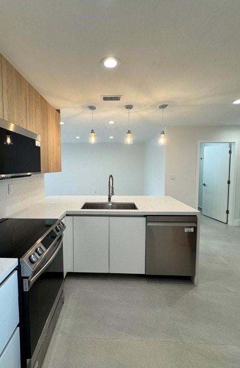 4808 Nw 114th Ave - Photo 2 of 12