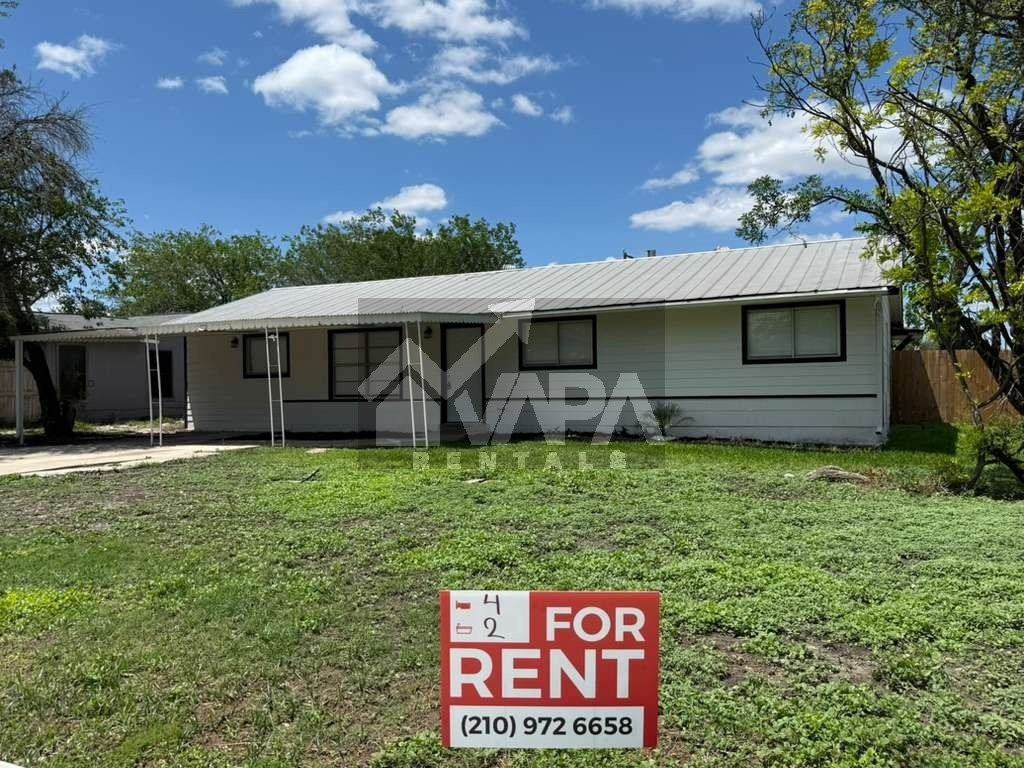 315 Jamaica Dr - Photo 2 of 19