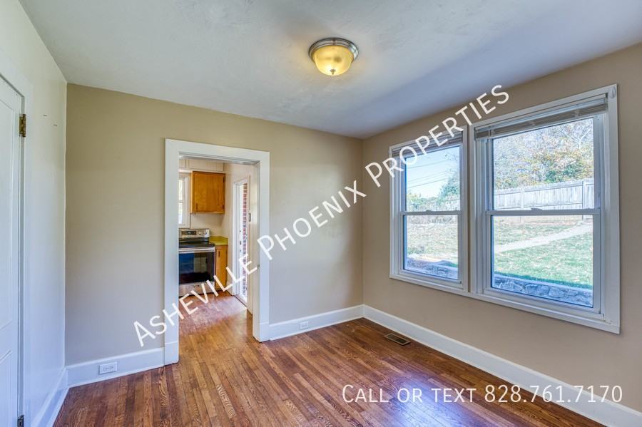 8 Enka Oak St - Photo 6 of 21