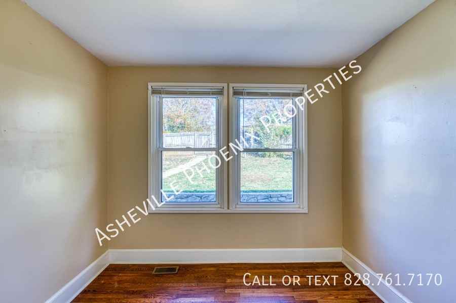 8 Enka Oak St - Photo 7 of 21