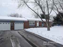 featured image of 2897 Spring Hill Dr