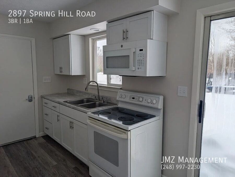 2897 Spring Hill Dr - Photo 4 of 10