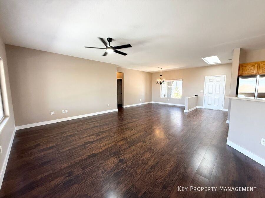1895 Wallingford St - Photo 4 of 25