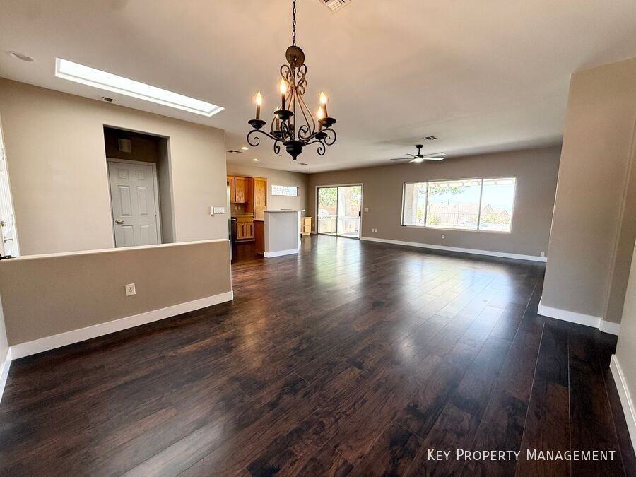 1895 Wallingford St - Photo 7 of 25