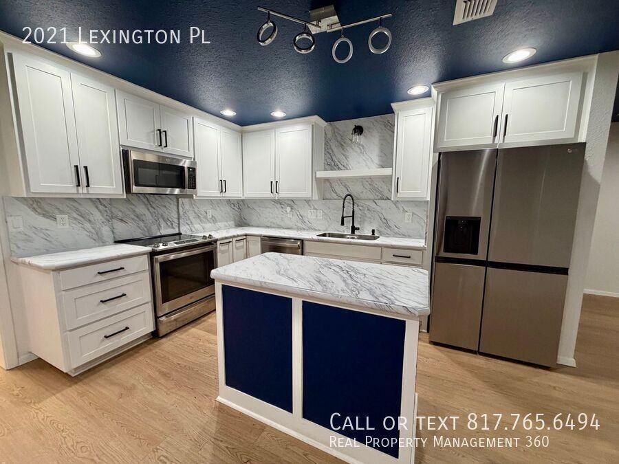 2021 Lexington Pl - Photo 3 of 21