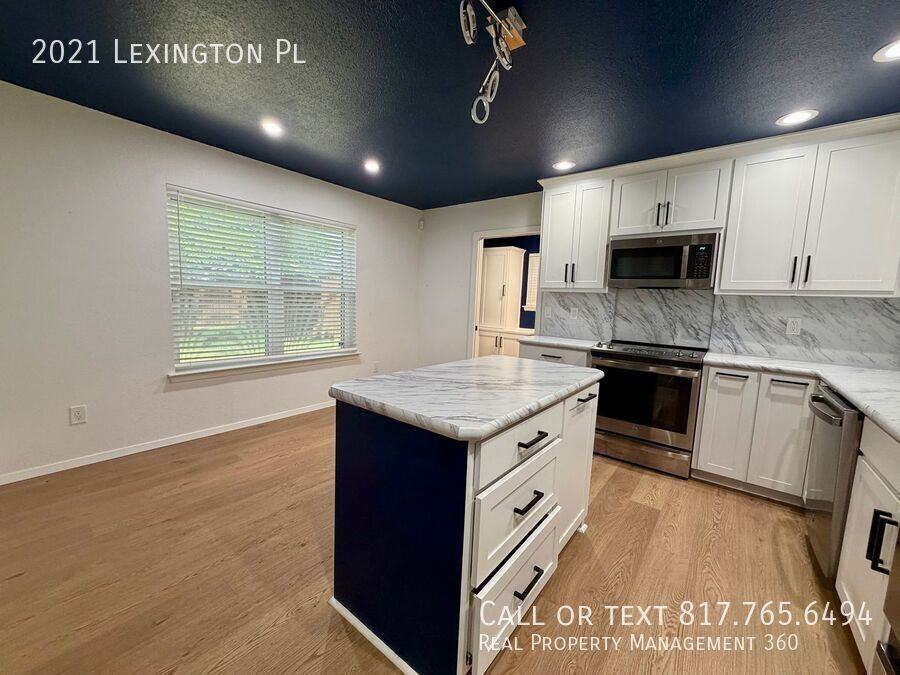 2021 Lexington Pl - Photo 5 of 21