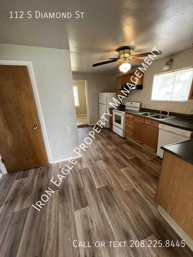 112 S Diamond St - Photo 2 of 8