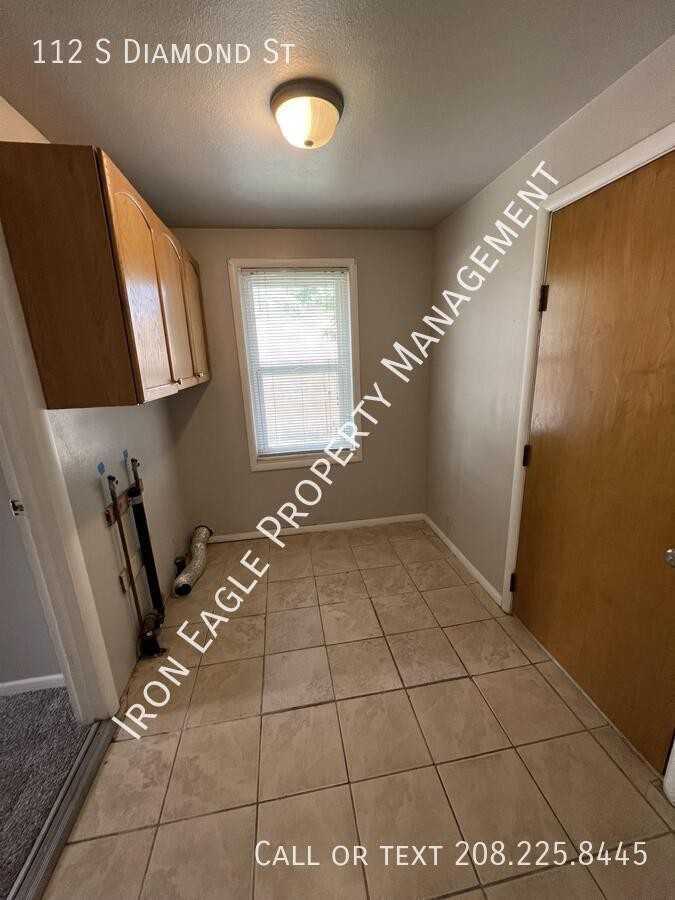 112 S Diamond St - Photo 3 of 8