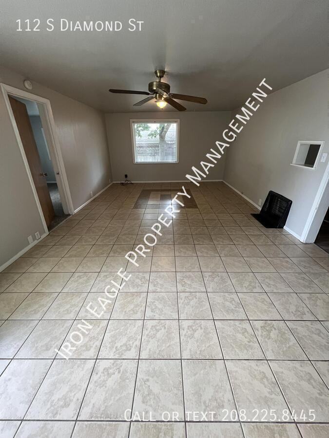 112 S Diamond St - Photo 4 of 8