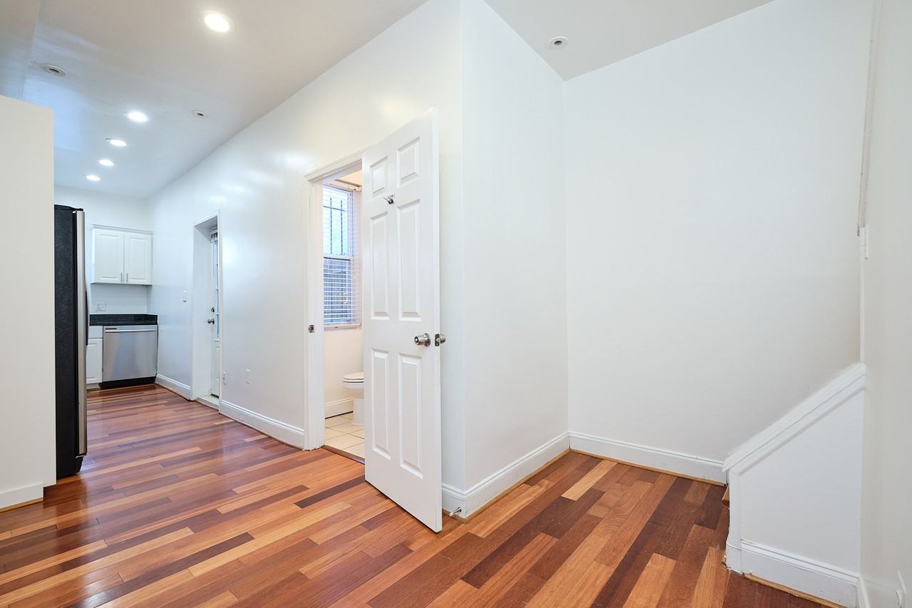 2220 12th Pl Nw - Photo 4 of 23