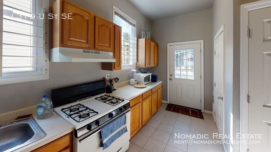 1319 U St Se - Photo 5 of 17