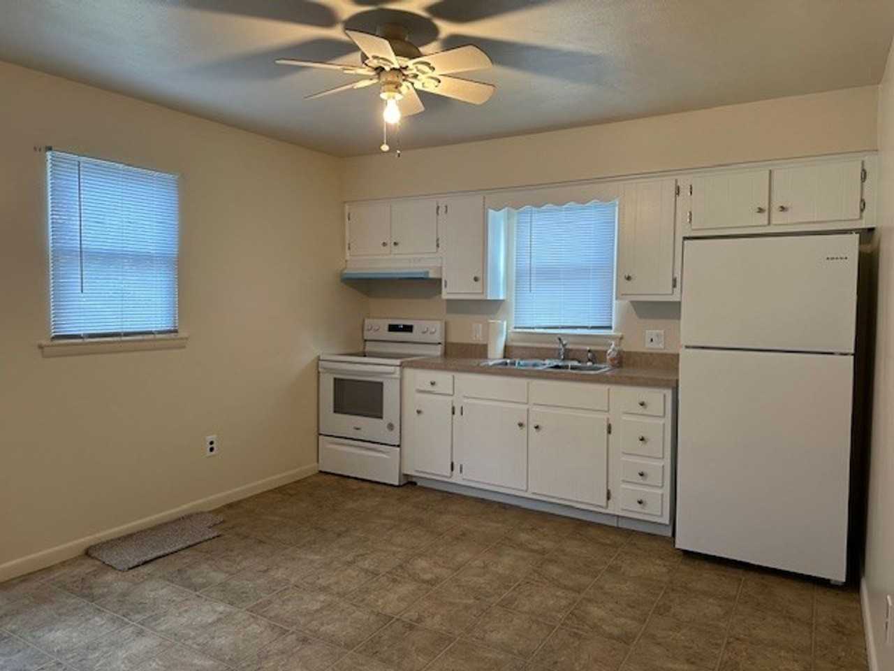 6224 Derry St #4 - Photo 4 of 8