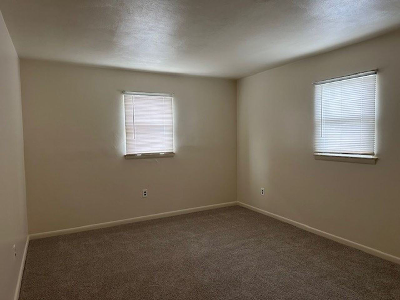 6224 Derry St #4 - Photo 6 of 8