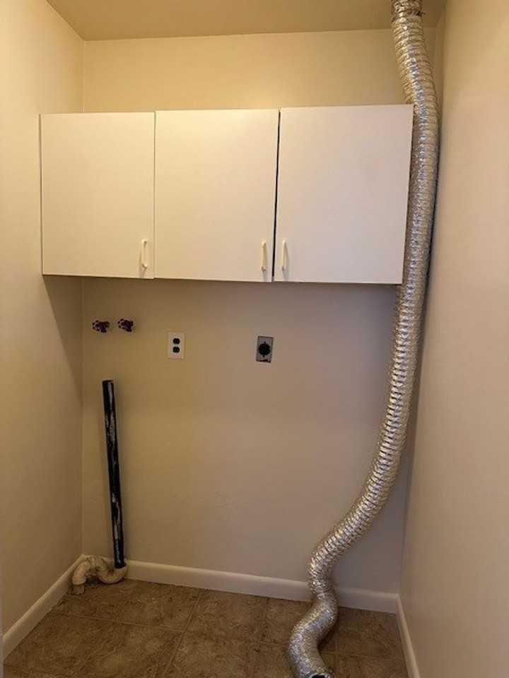 6224 Derry St #4 - Photo 7 of 8