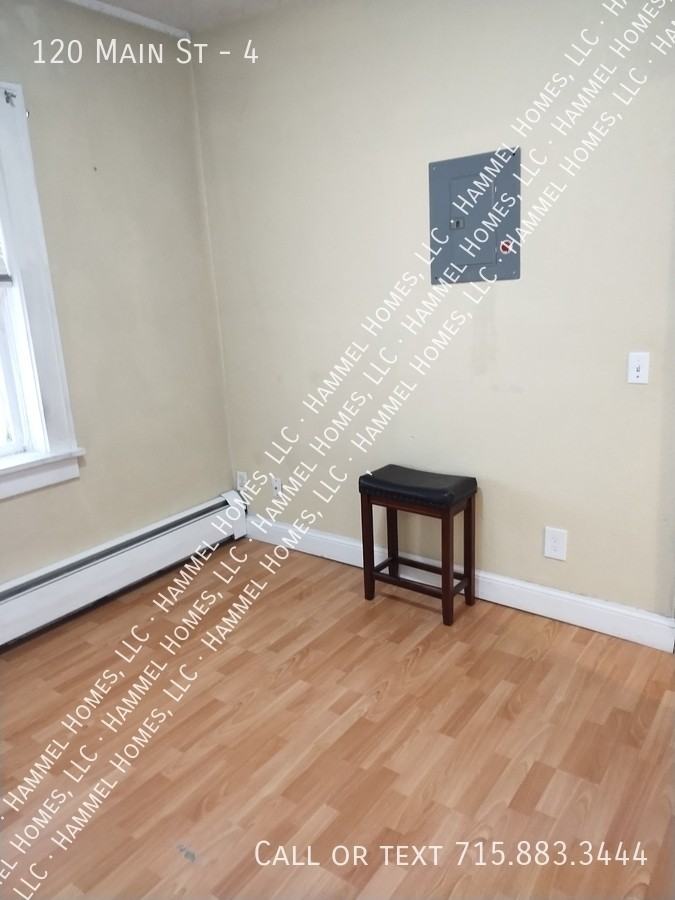 120 Main St E #4 - Photo 2 of 11