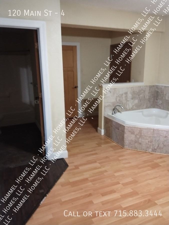 120 Main St E #4 - Photo 4 of 11