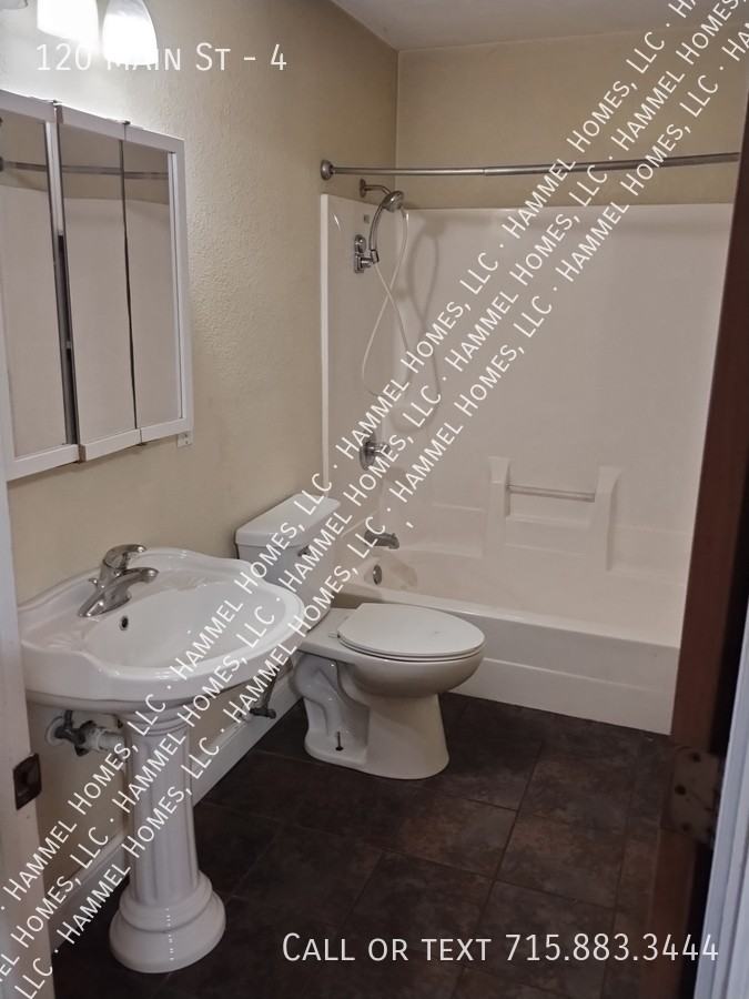 120 Main St E #4 - Photo 5 of 11