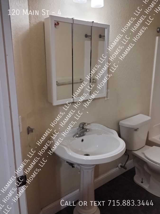 120 Main St E #4 - Photo 6 of 11