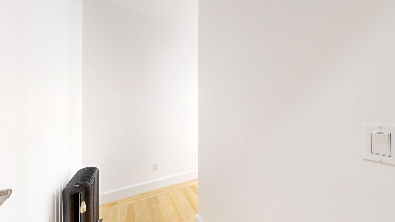 2942 Franklin St #12 - Photo 7 of 19