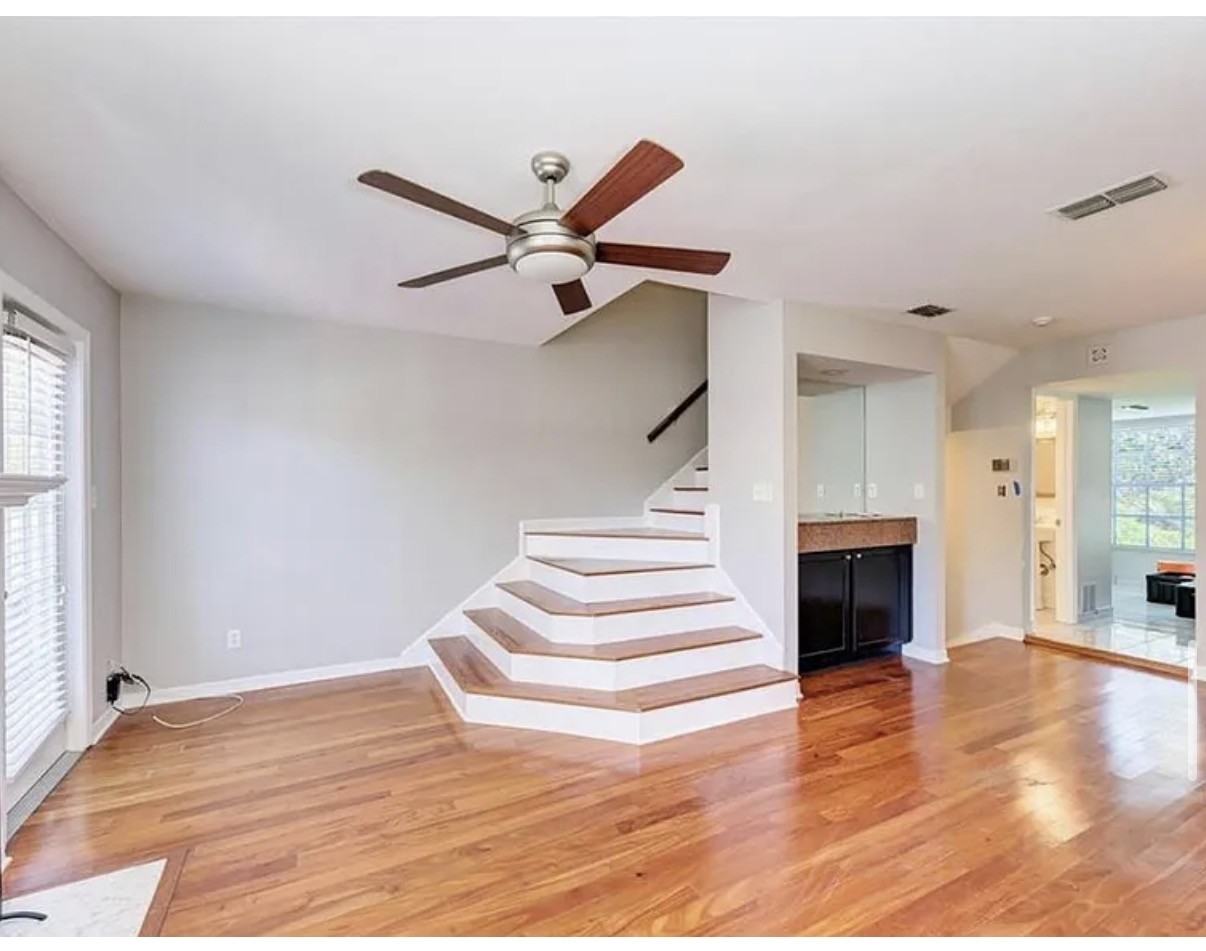 502 South Willow Avenue #6 - Photo 5 of 13