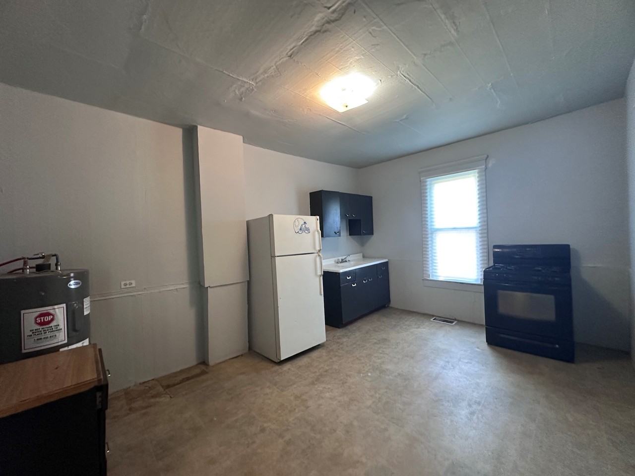 215 Cook St - Photo 2 of 12