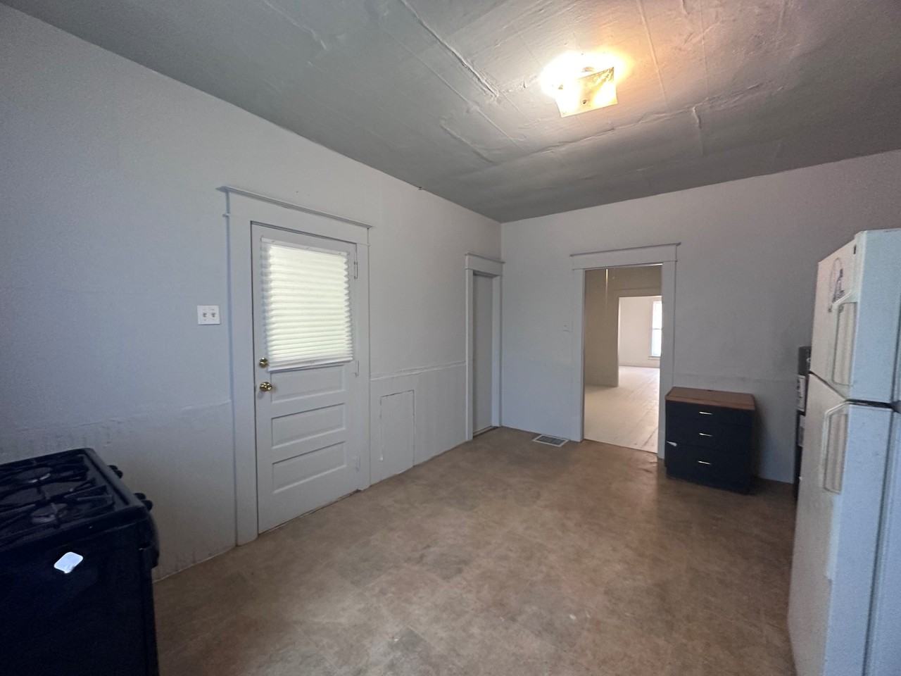 215 Cook St - Photo 3 of 12