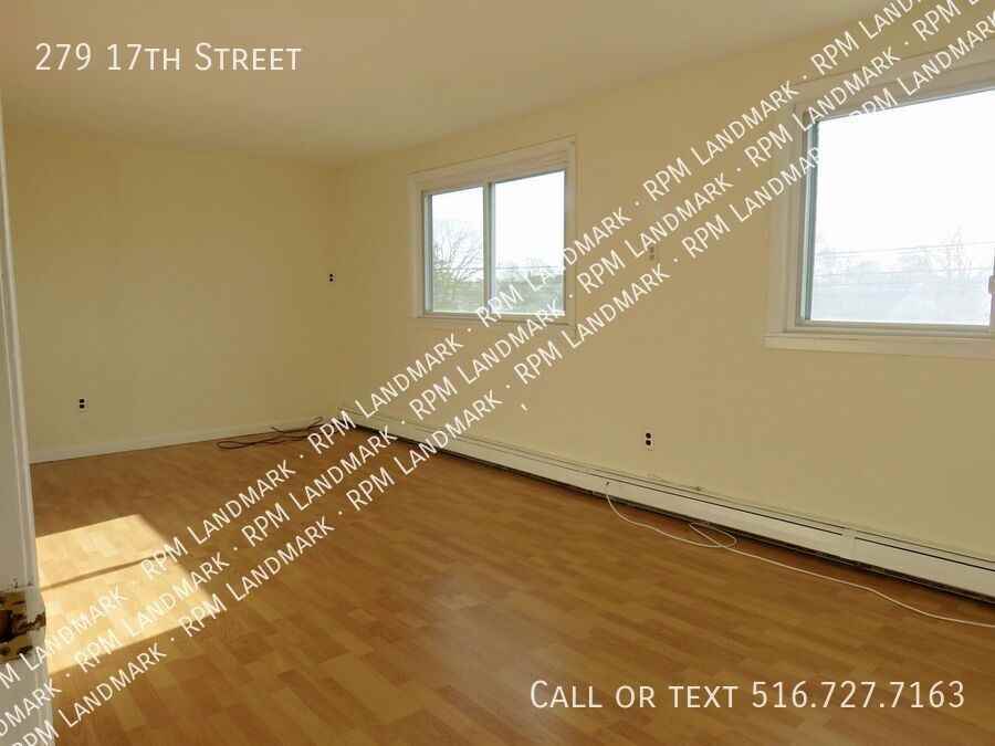 279 17th St - Photo 7 of 16