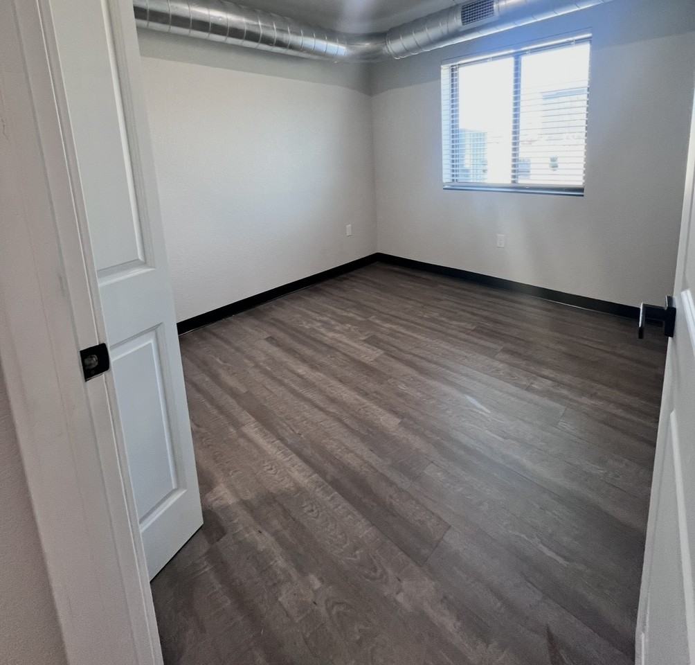 1808 S 7th Ave #99 - Photo 5 of 11