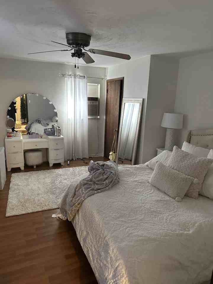215 Ella St #1 - Photo 3 of 10