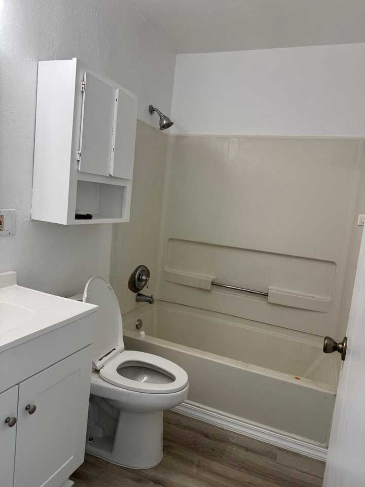 927 Delport Ave #4 - Photo 5 of 7