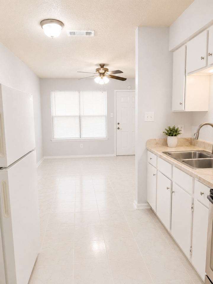 304 E Oakdale St #A - Photo 2 of 11