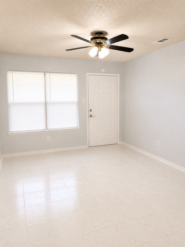 304 E Oakdale St #A - Photo 3 of 11