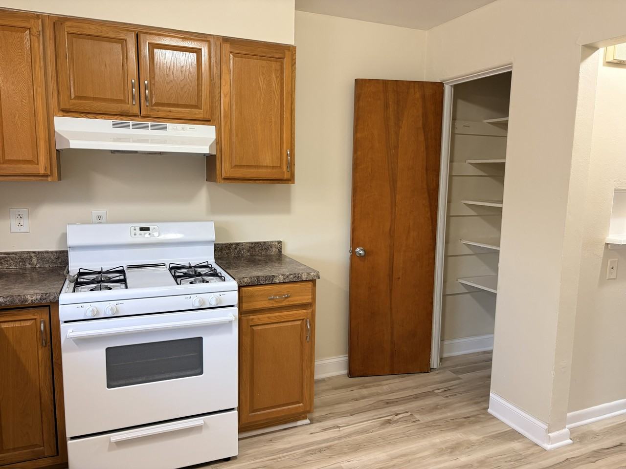 2306 W 5th Ave #6 - Photo 4 of 14