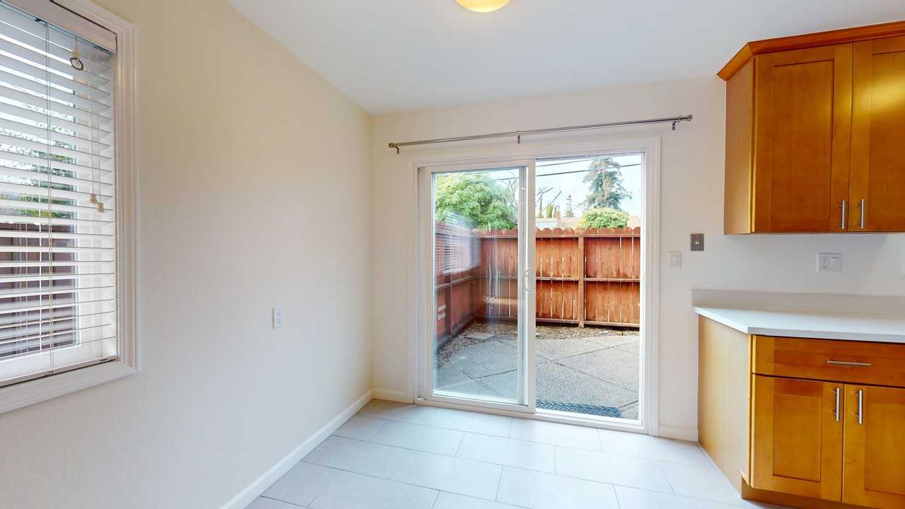 710 North Claremont Street #1 - Photo 5 of 37