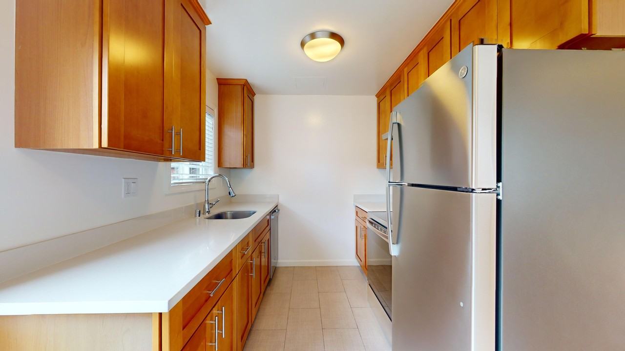 710 North Claremont Street #1 - Photo 6 of 37